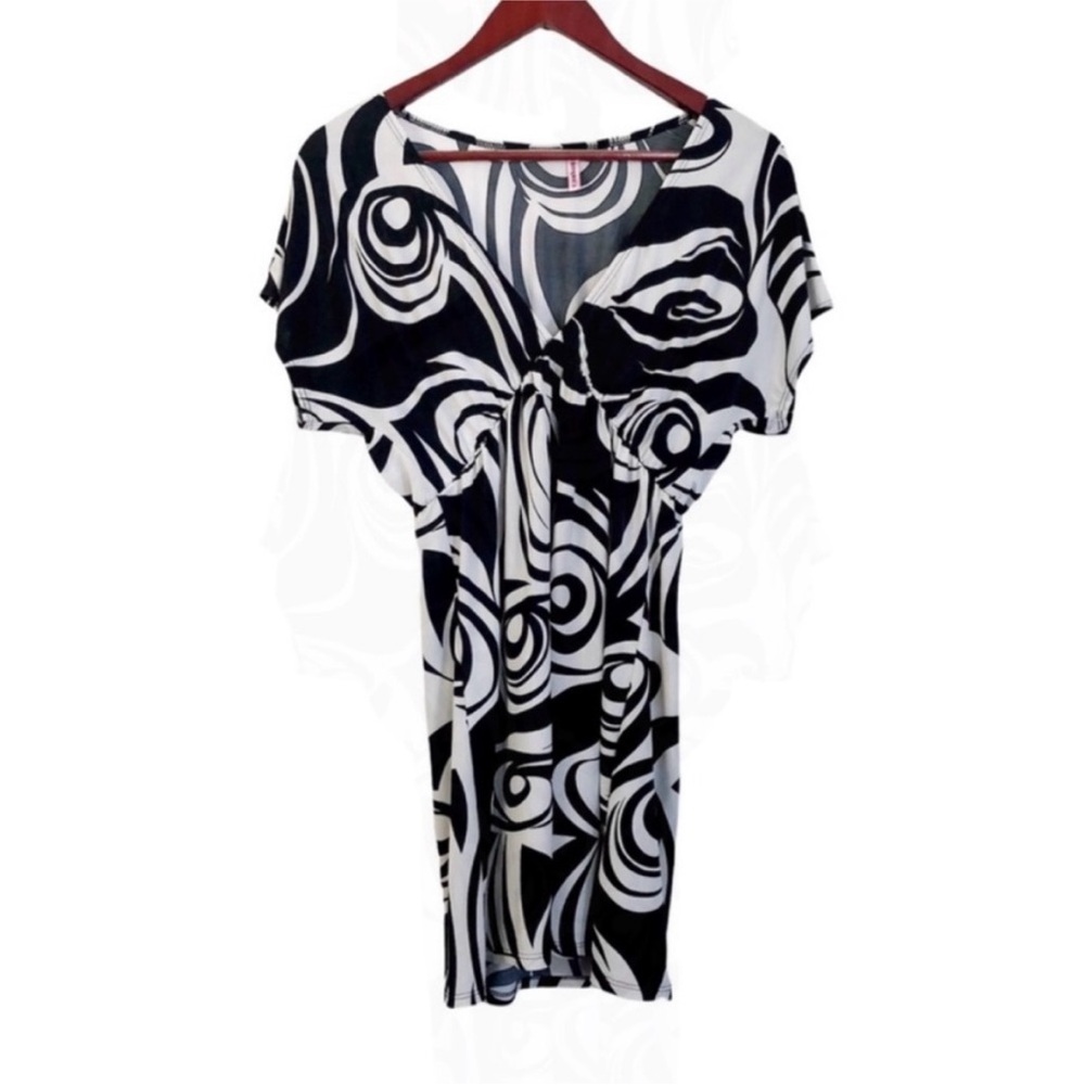 Y2K Black White Abstract Swirl V-Neck Empire Waist Short Sleeve Mini Dress - Picture 5 of 11